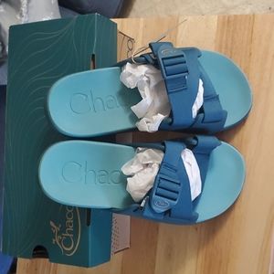 Chaco Chillos aside Sandals